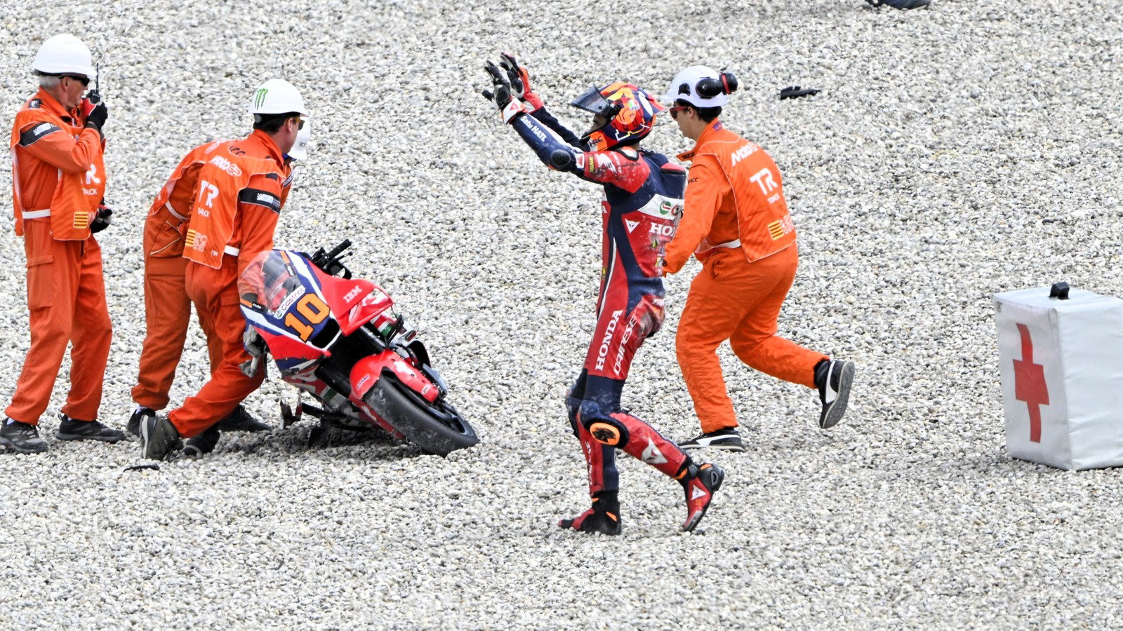 Luca Marini calls for medical assistance for Johann Zarco, 2026 Catalunya MotoGP.