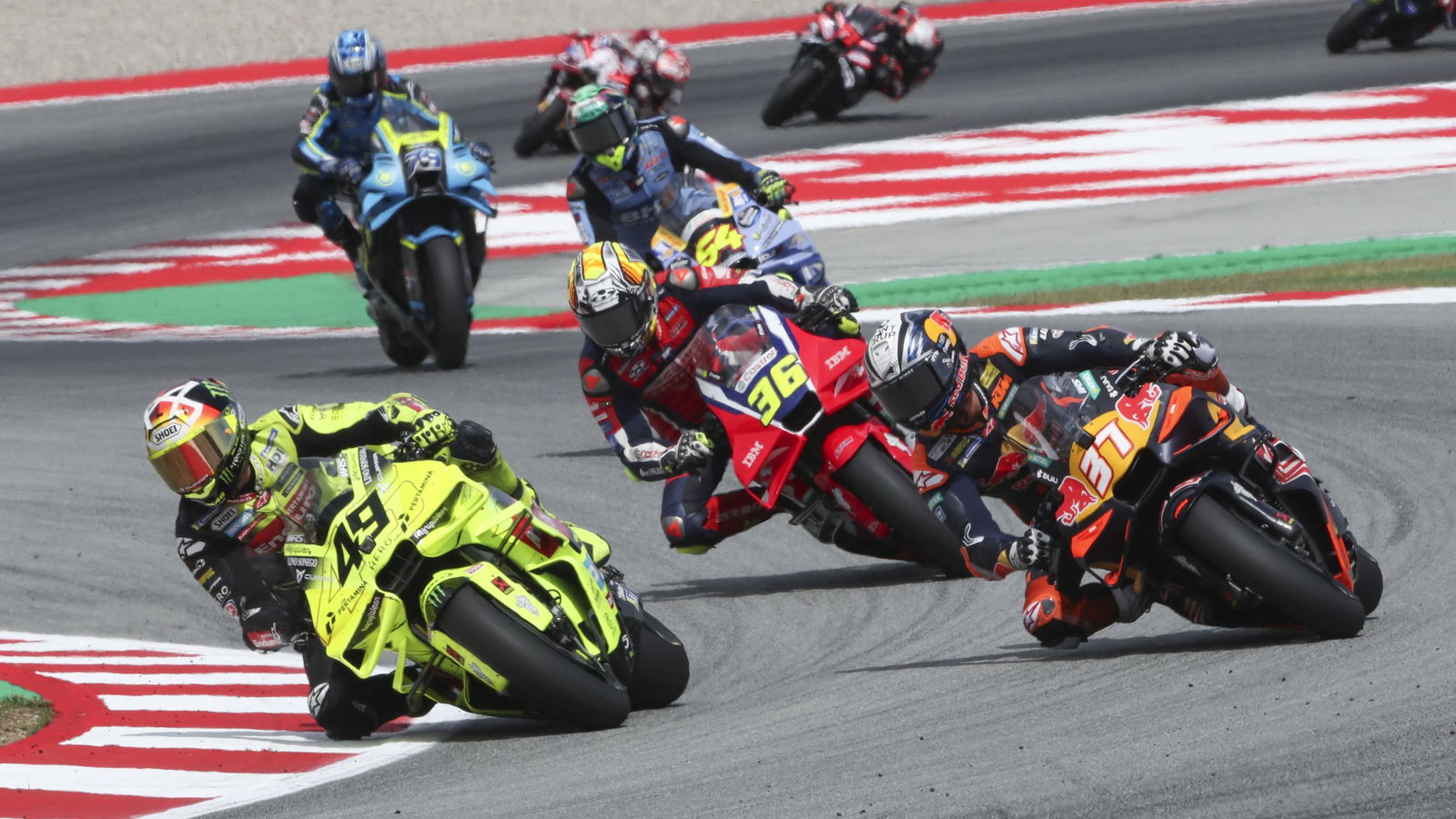 Fabio Di Giannantonio and Pedro Acosta battle for the lead, 2026 MotoGP Catalan Grand Prix. Credit: Gold and Goose.
