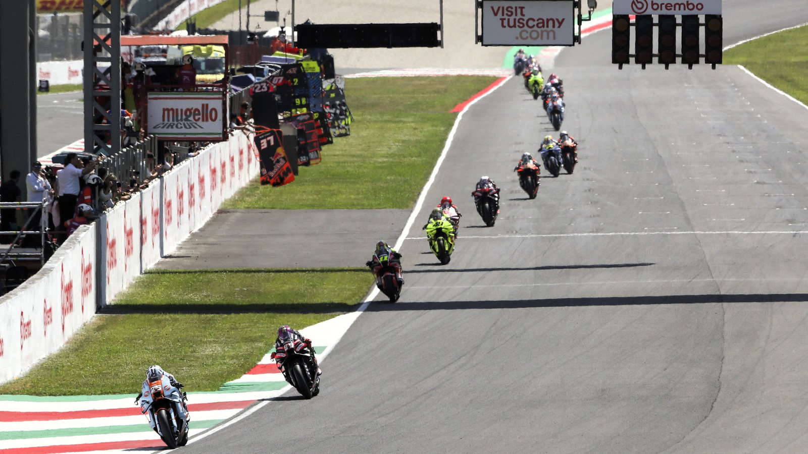 Raul Fernandez leads, 2026 Italian MotoGP Sprint.