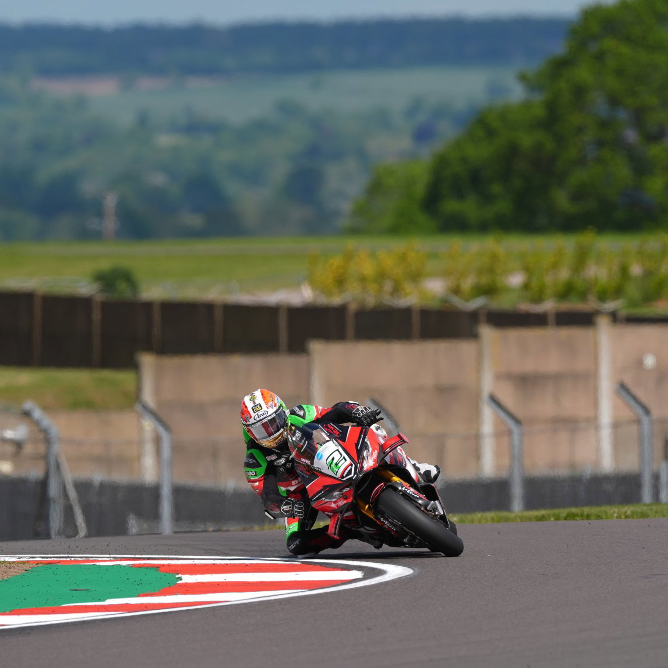 Glenn Irwin, 2026 Donington Park BSB. Credit: Ian Hopgood Photography.