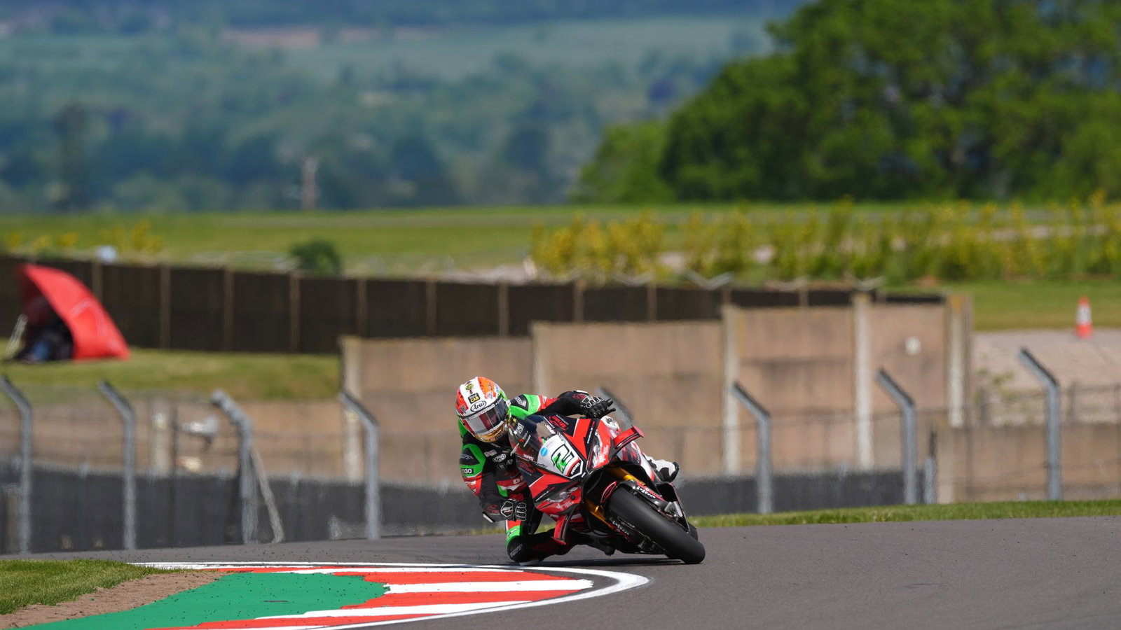 Glenn Irwin, 2026 Donington Park BSB. Credit: Ian Hopgood Photography.