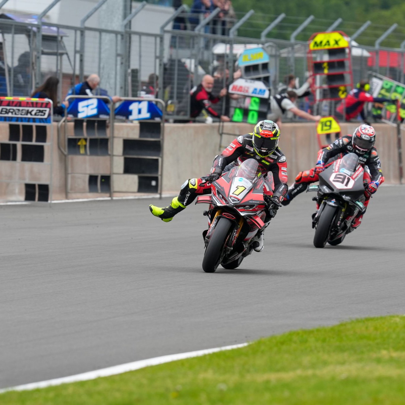 Leon Haslam, Kyle Ryde, BSB, 2026, Oulton Park 