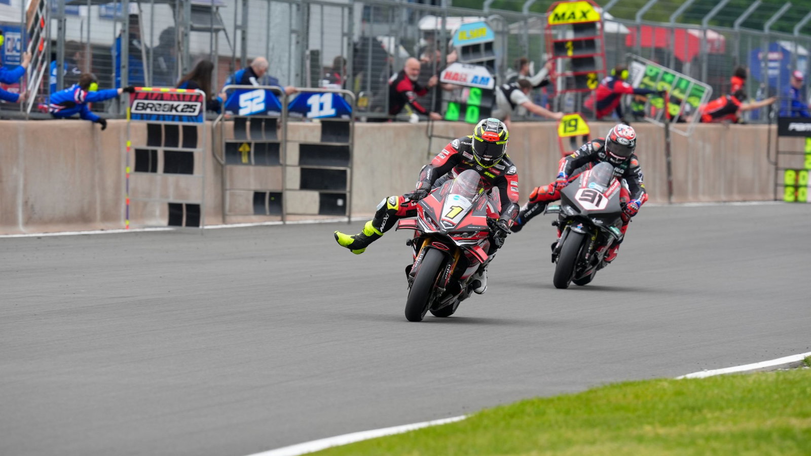 Leon Haslam, Kyle Ryde, BSB, 2026, Oulton Park 