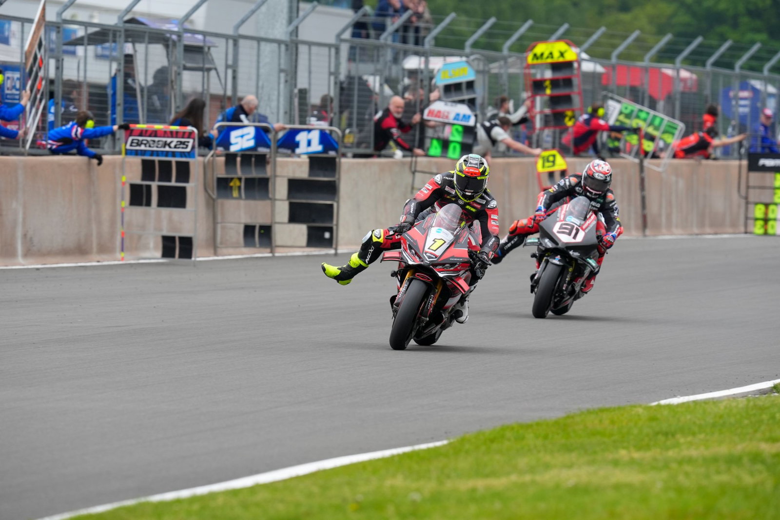 Leon Haslam, Kyle Ryde, BSB, 2026, Oulton Park 