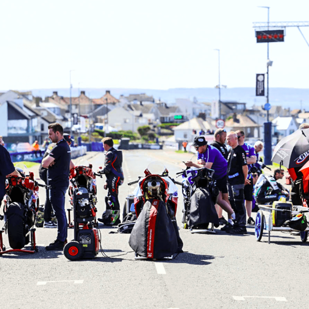 Supersport bikes on the grid at 2025 North West 200. Credit: Pacemaker Press/North West 200.