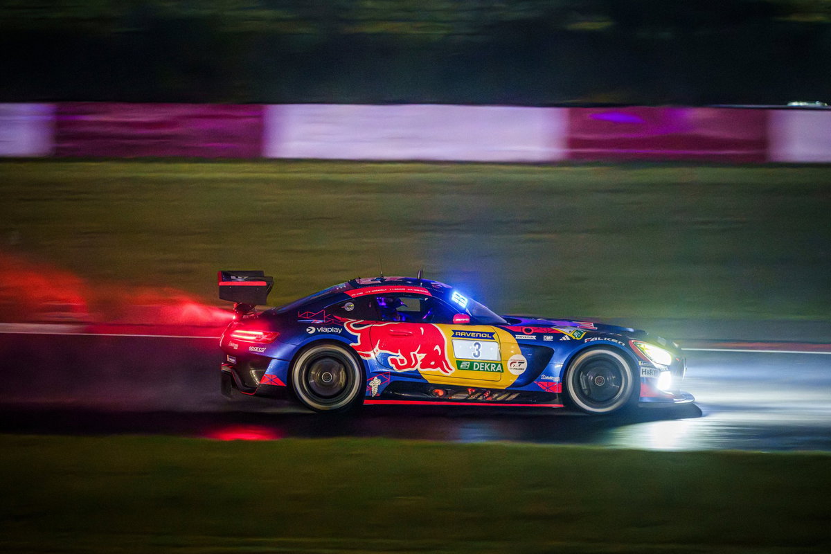 Nurburgring 24 Hours: Max Verstappen car leads as rain falls in hour six