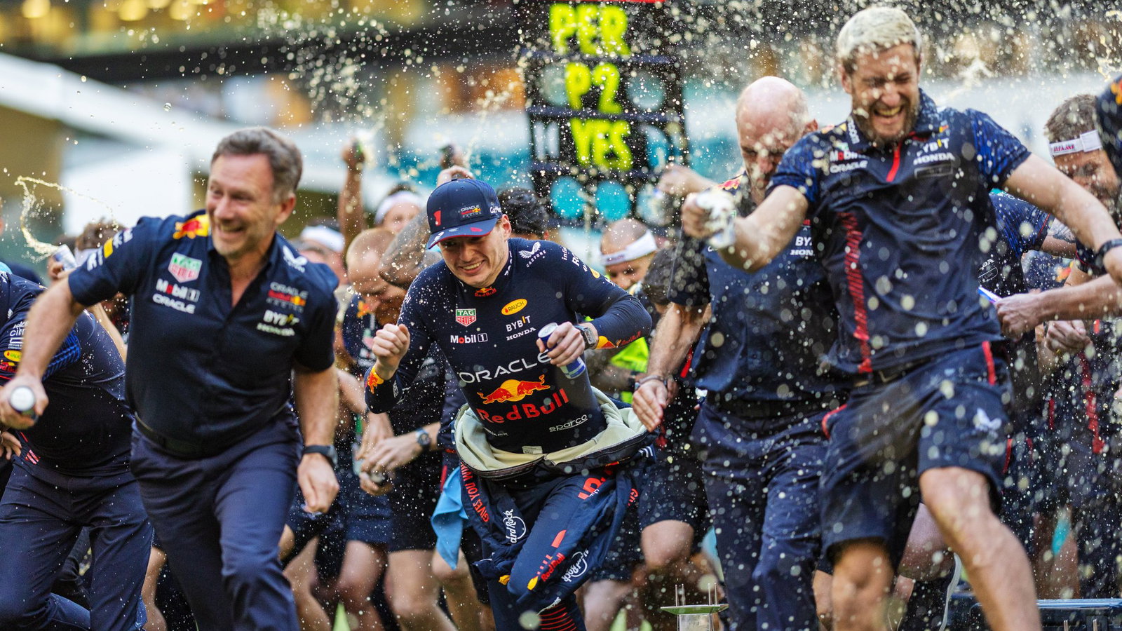 Verstappen flees the champagne in Miami