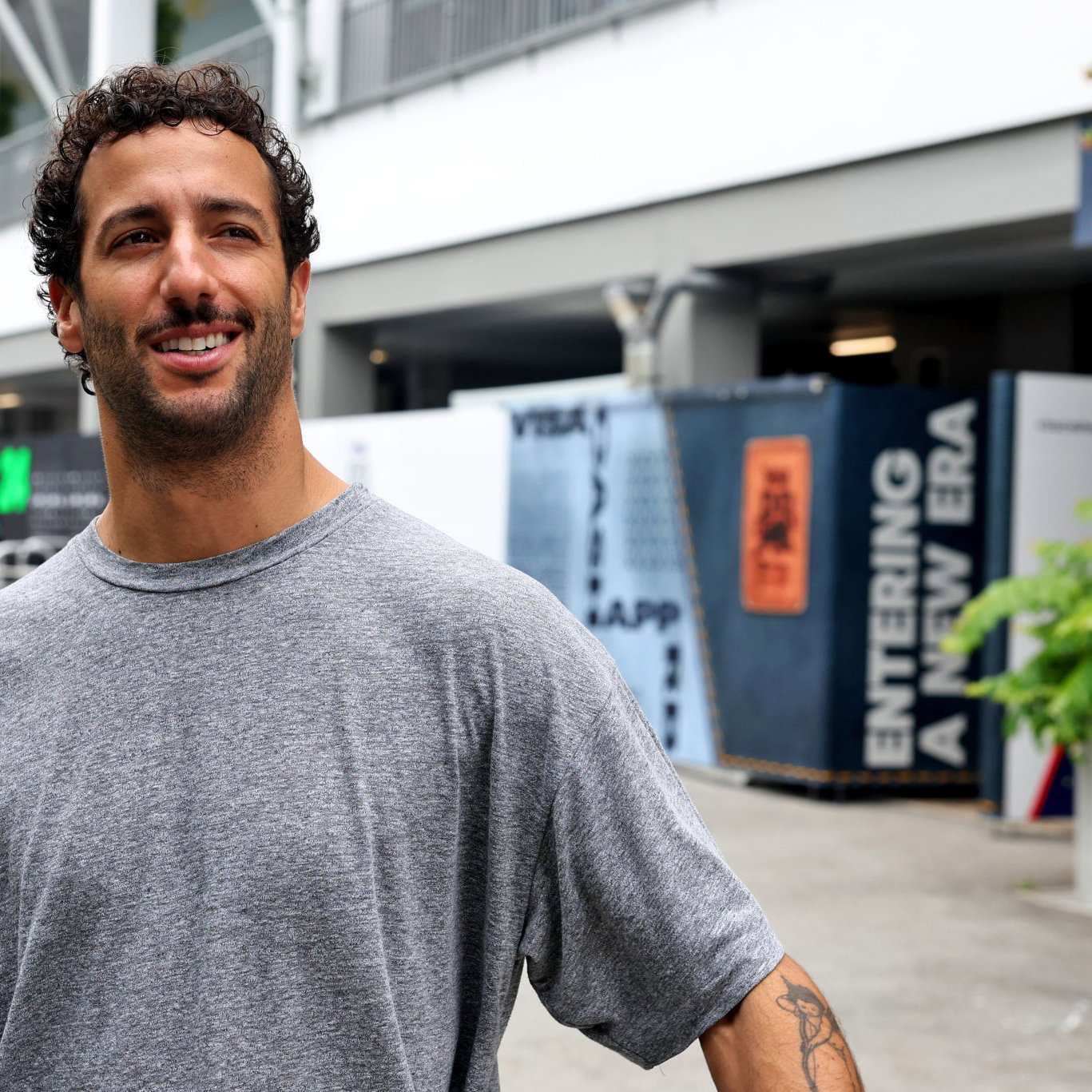 Ricciardo in the F1 paddock