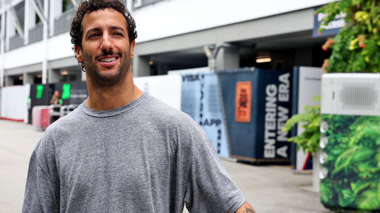 Ricciardo in the F1 paddock