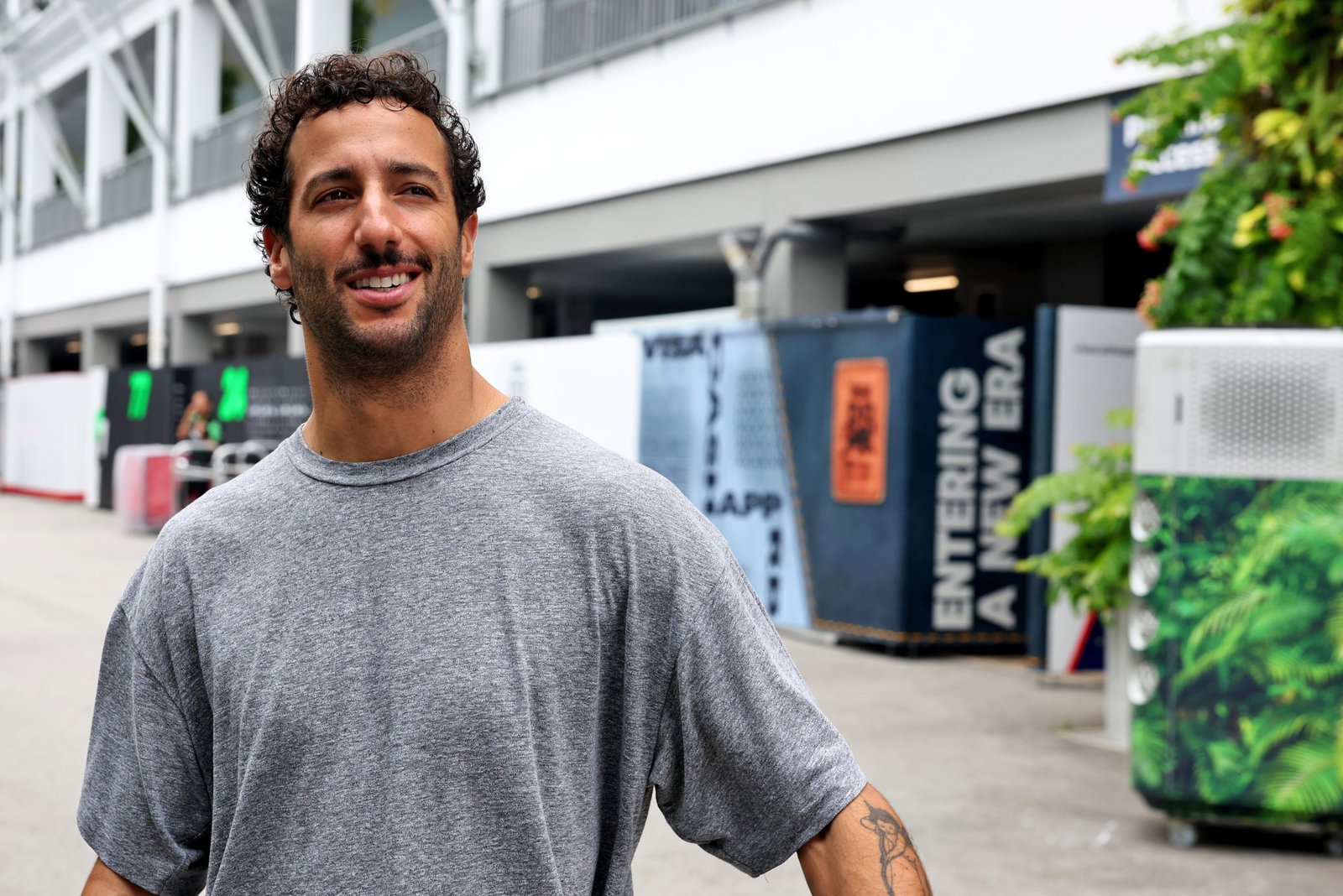 Ricciardo in the F1 paddock