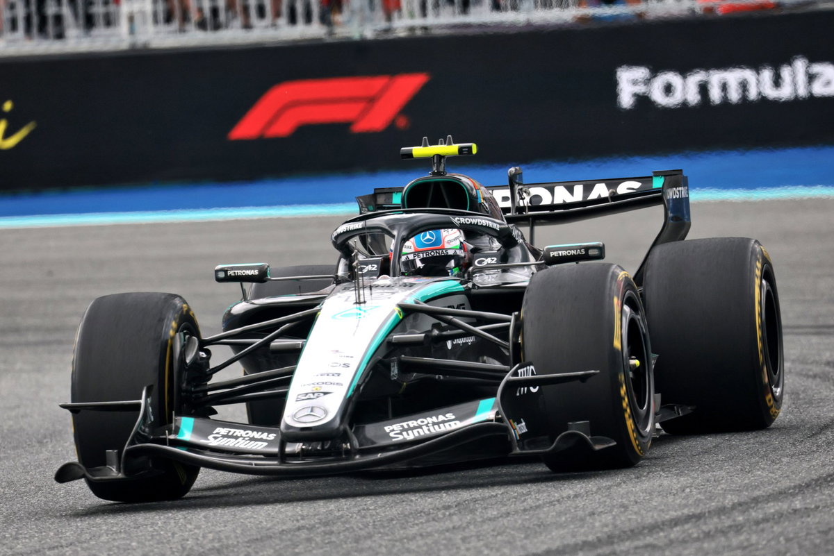 Kimi Antonelli resists Lando Norris for historic win amid Miami F1 chaos