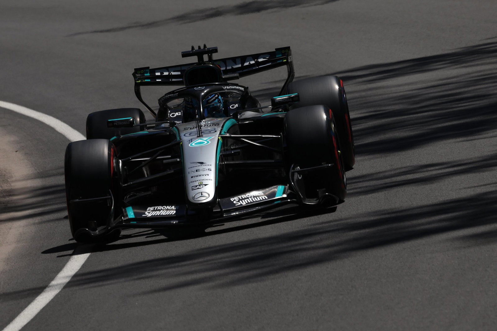 Russell claimed pole for the sprint