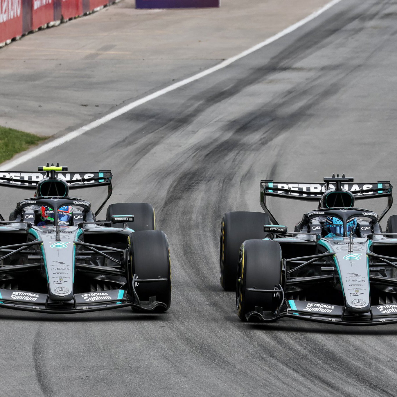 Russell and Antonelli battle for the lead