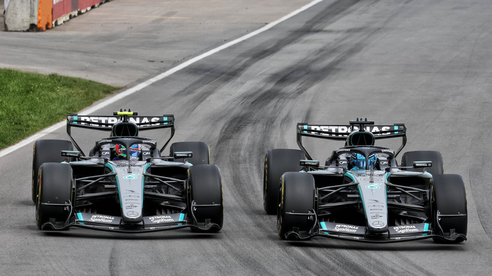 Russell and Antonelli battle for the lead