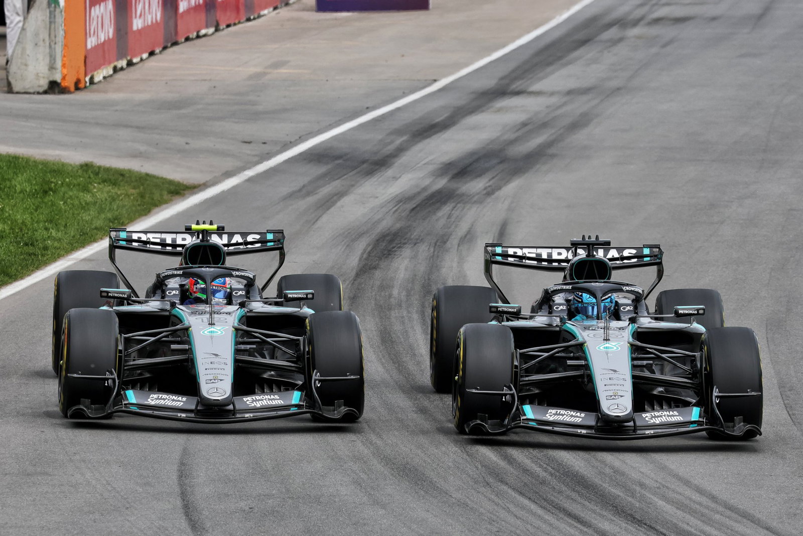 Russell and Antonelli battle for the lead