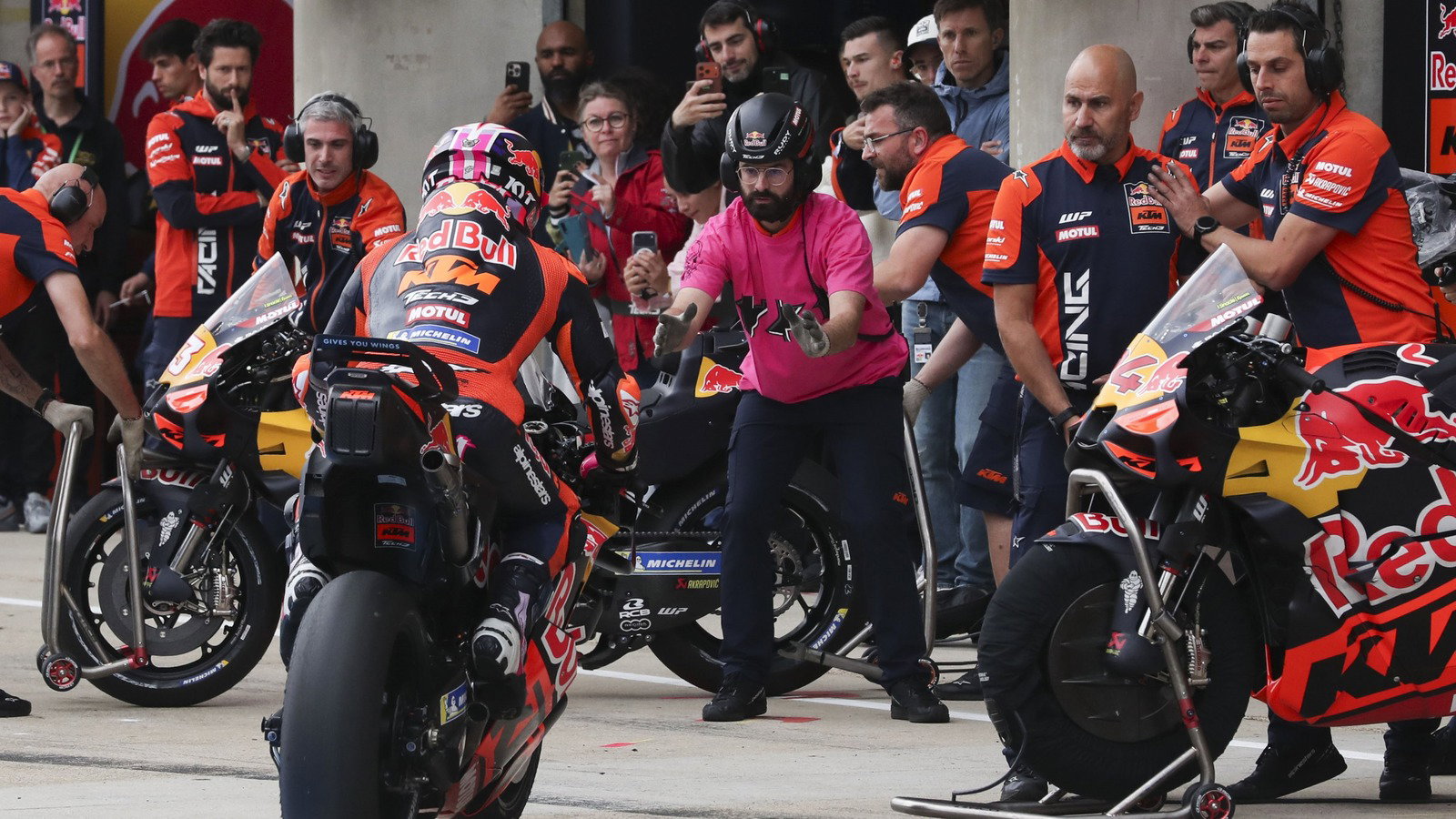 Enea Bastianini, bike swap, MotoGP 2026. 