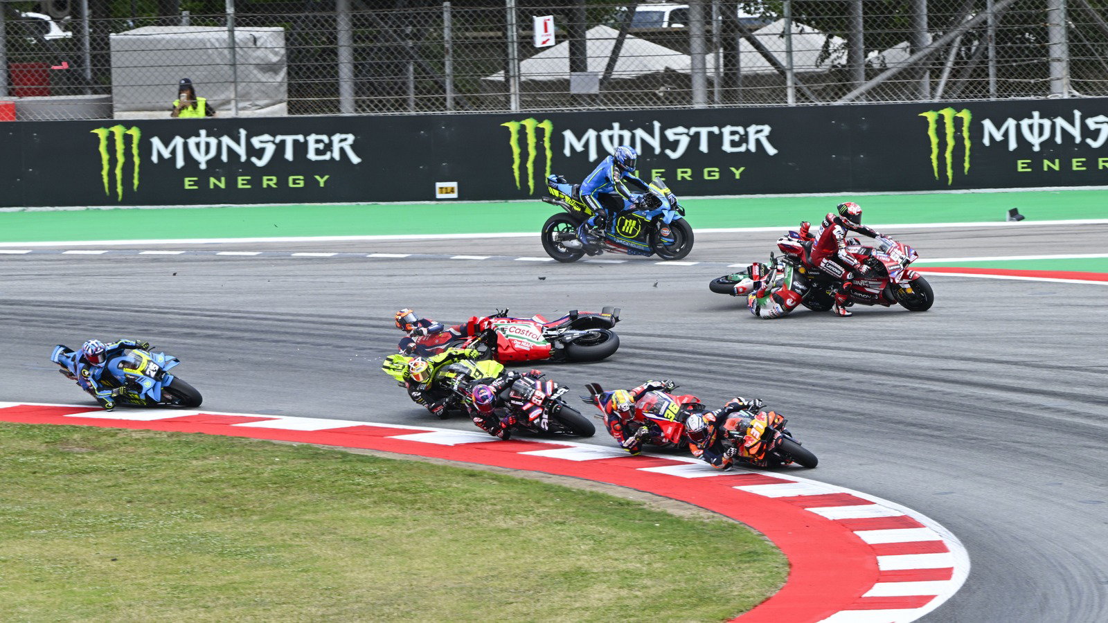 Turn 1 accident, Catalunya MotoGP.