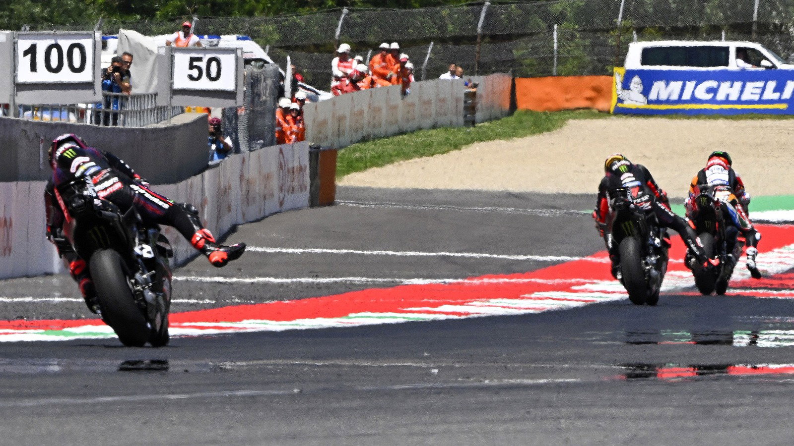 Martin chases Bagnaia, Bezzecchi, 2026 Italian MotoGP 