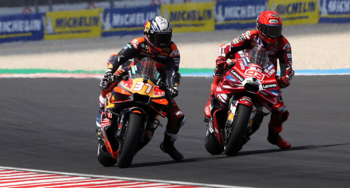Pedro Acosta’s “nice” Marc Marquez battle ends with unwanted MotoGP record
