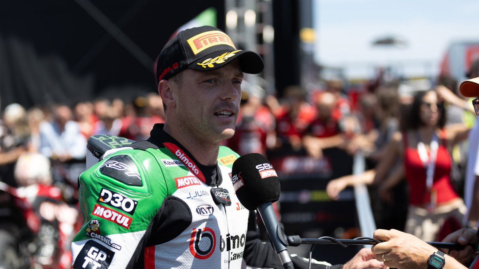 Alex Lowes, 2026 Emilia-Romagna WorldSBK, parc ferme interview. Credit: Gold and Goose.