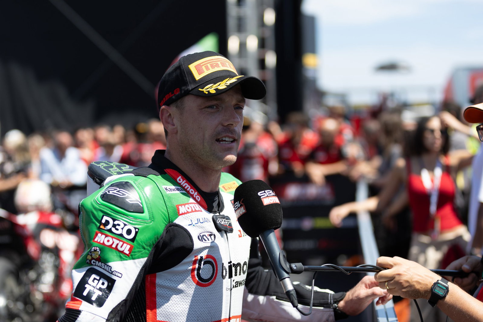 Alex Lowes, 2026 Emilia-Romagna WorldSBK, parc ferme interview. Credit: Gold and Goose.