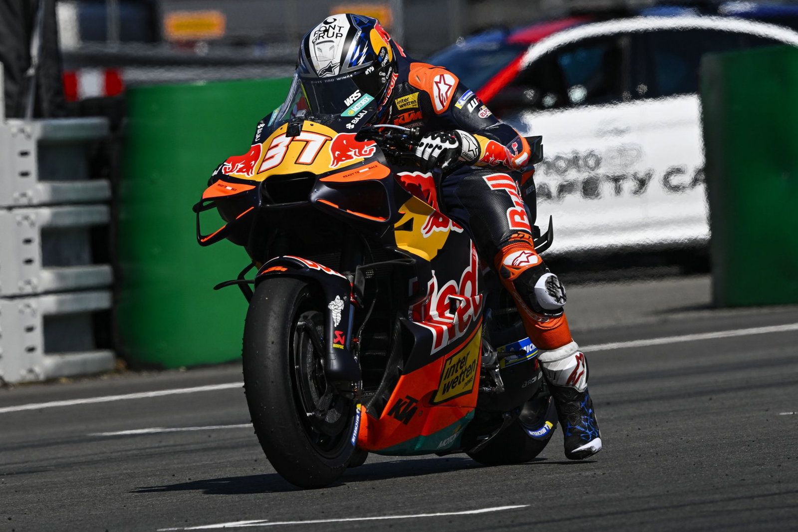 Pedro Acosta, 2026 MotoGP Czech Grand Prix, practice start. Credit: Gold and Goose.