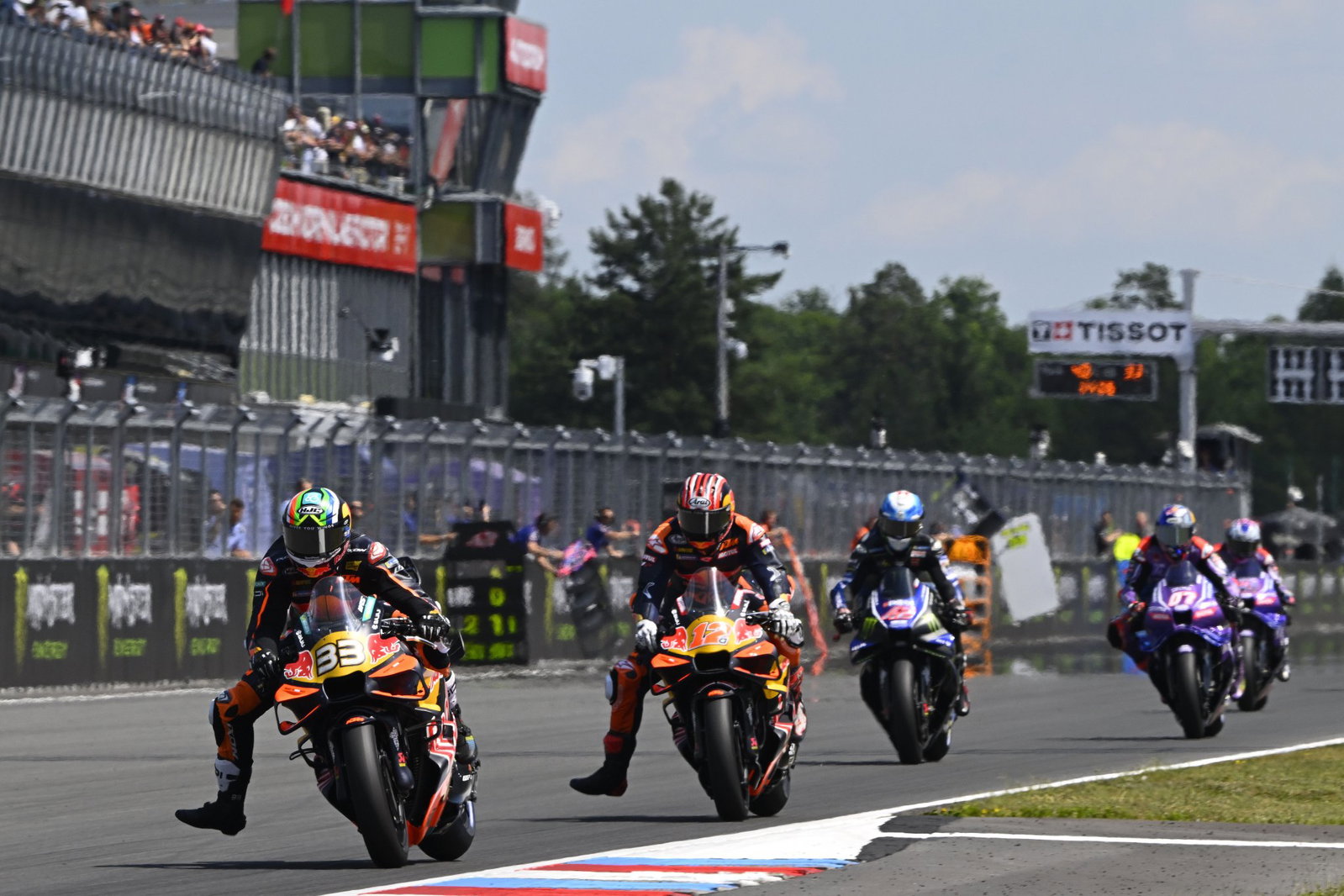 Brad Binder, Maverick Vinales, 2026 MotoGP Czech Grand Prix. Credit: Gold and Goose.
