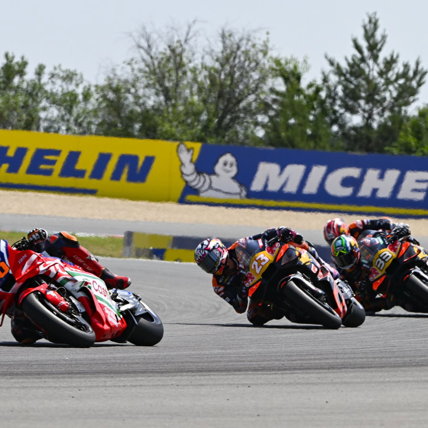 Luca Marini leads Enea Bastianini, Brad Binder, Maverick Vinales, 2026 MotoGP Czech Grand Prix. Credit: Gold and Goose.