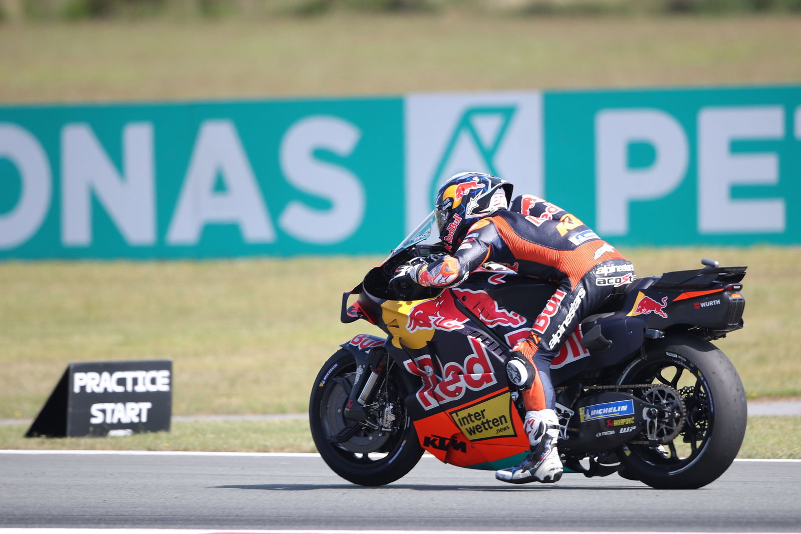 Pedro Acosta, 2026 MotoGP Dutch Grand Prix, practice start. Credit: Gold and Goose.
