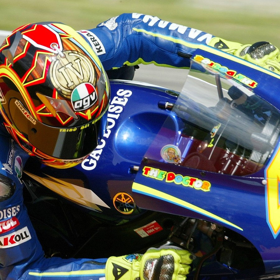 Valentino Rossi with 'wooden medal' helmet, 2004 Italian MotoGP. 