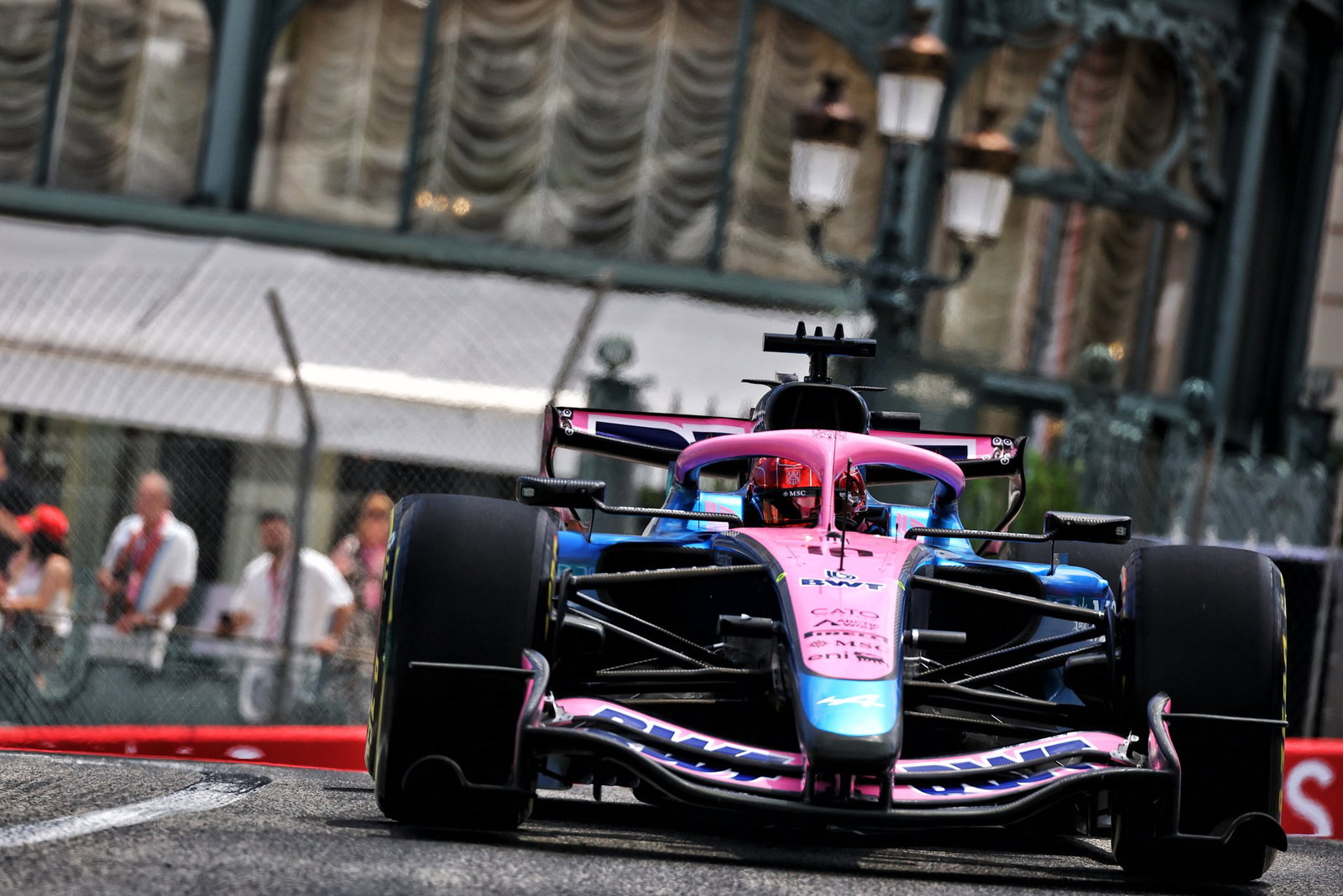 Mercedes pulled out of talks to buy a minority shareholding in the Alpine team