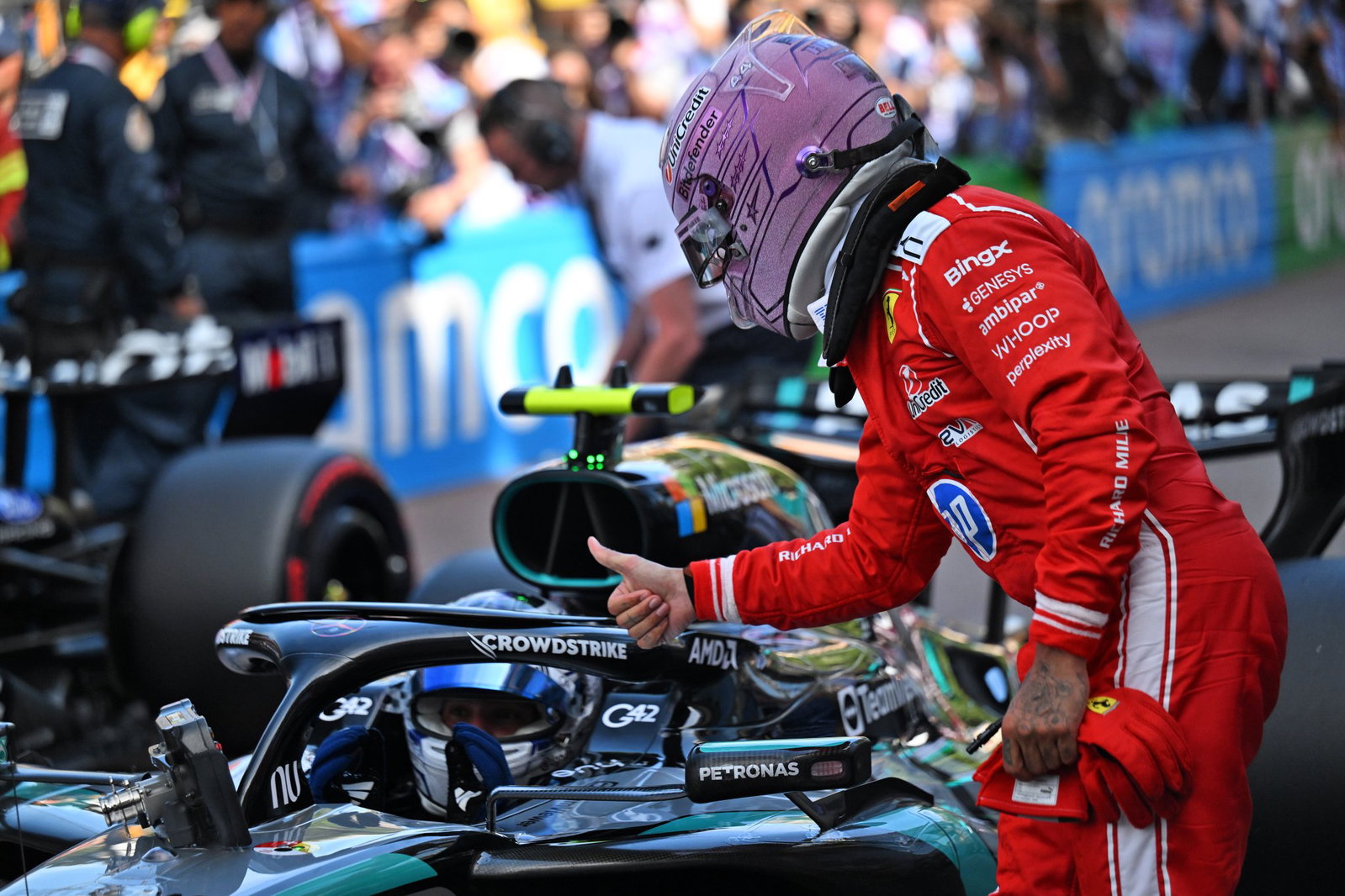 Hamilton gives Antonelli a thumbs up in Monaco
