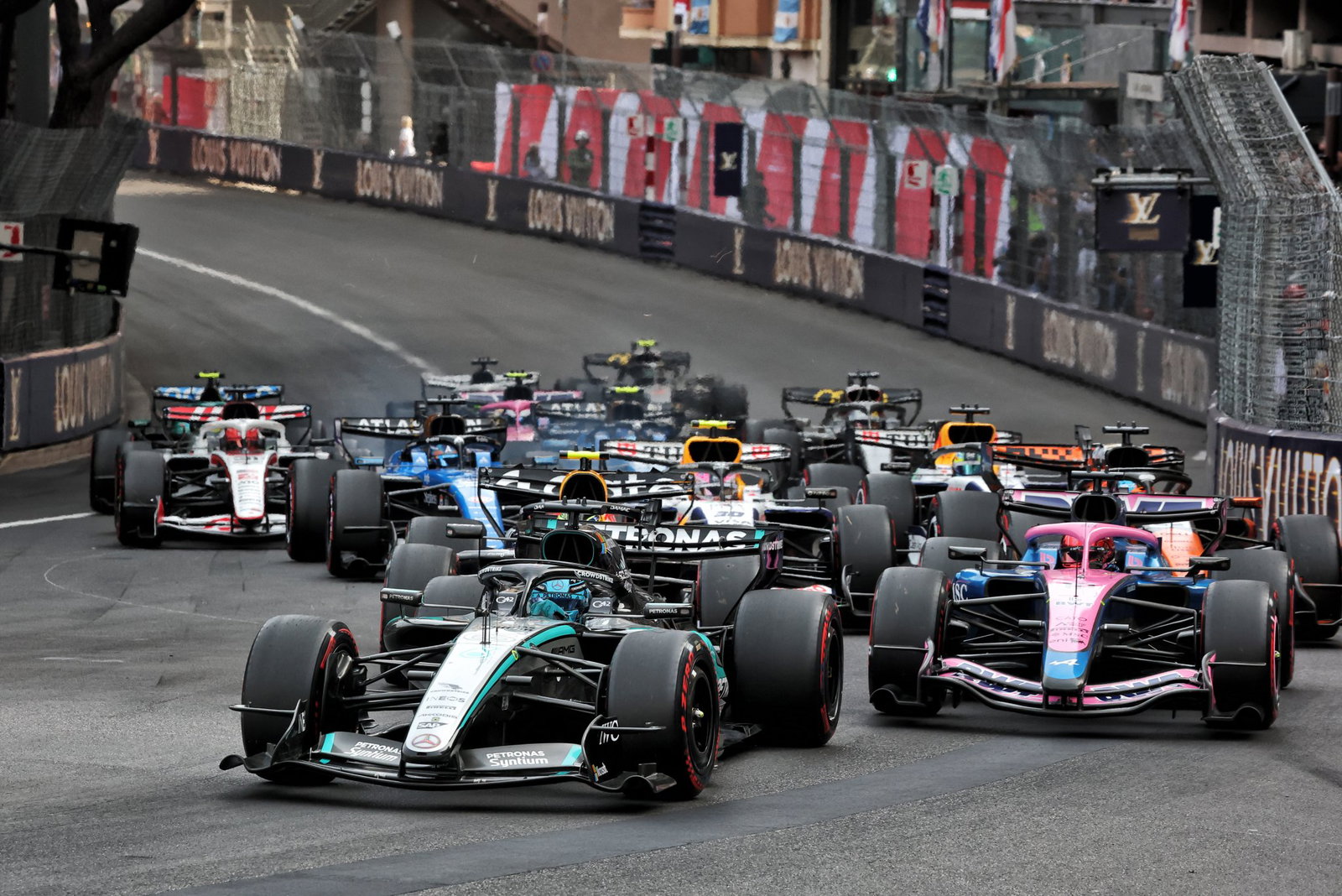 Gasly got ahead of Hadjar at the restart