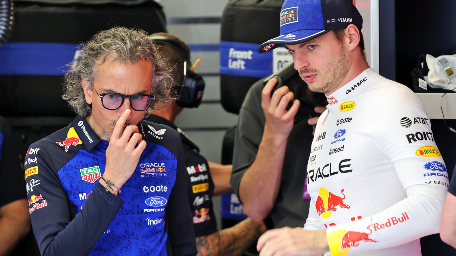 Mekies and Verstappen in the garage