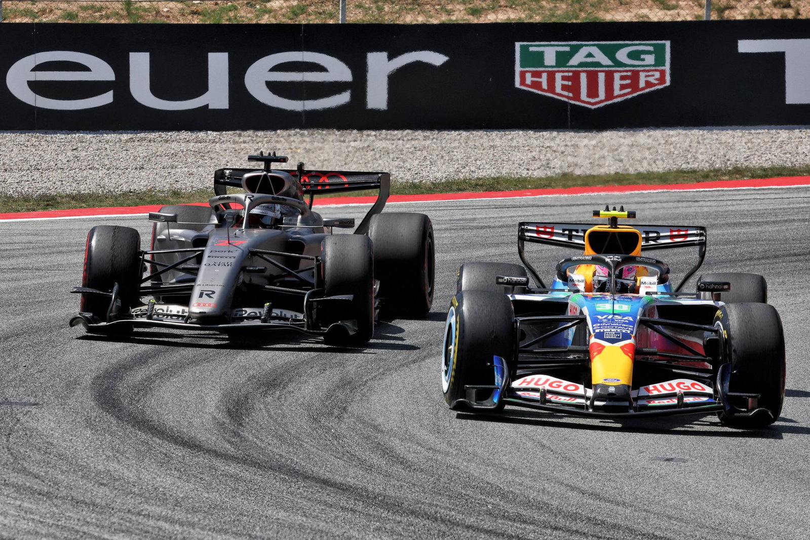 Hulkenberg and Lawson battle in Barcelona