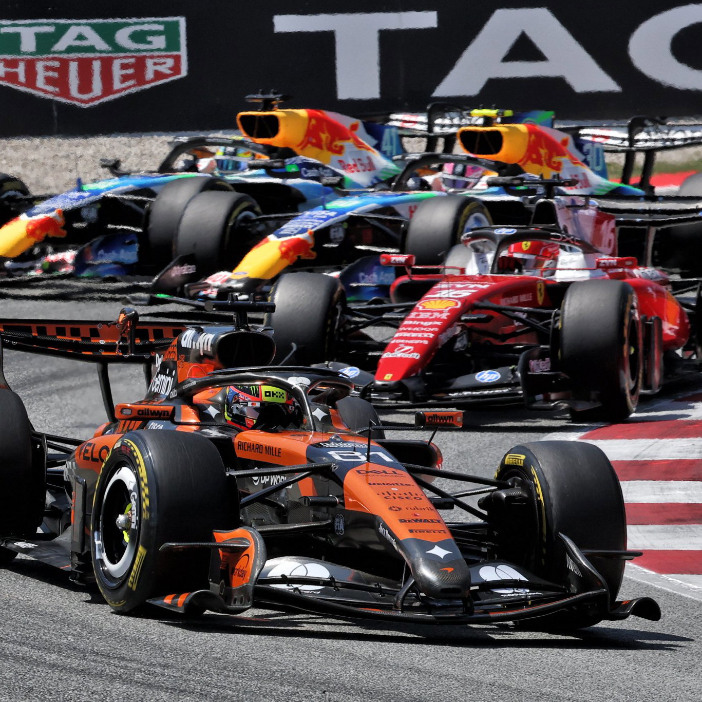 Piastri battles in Barcelona