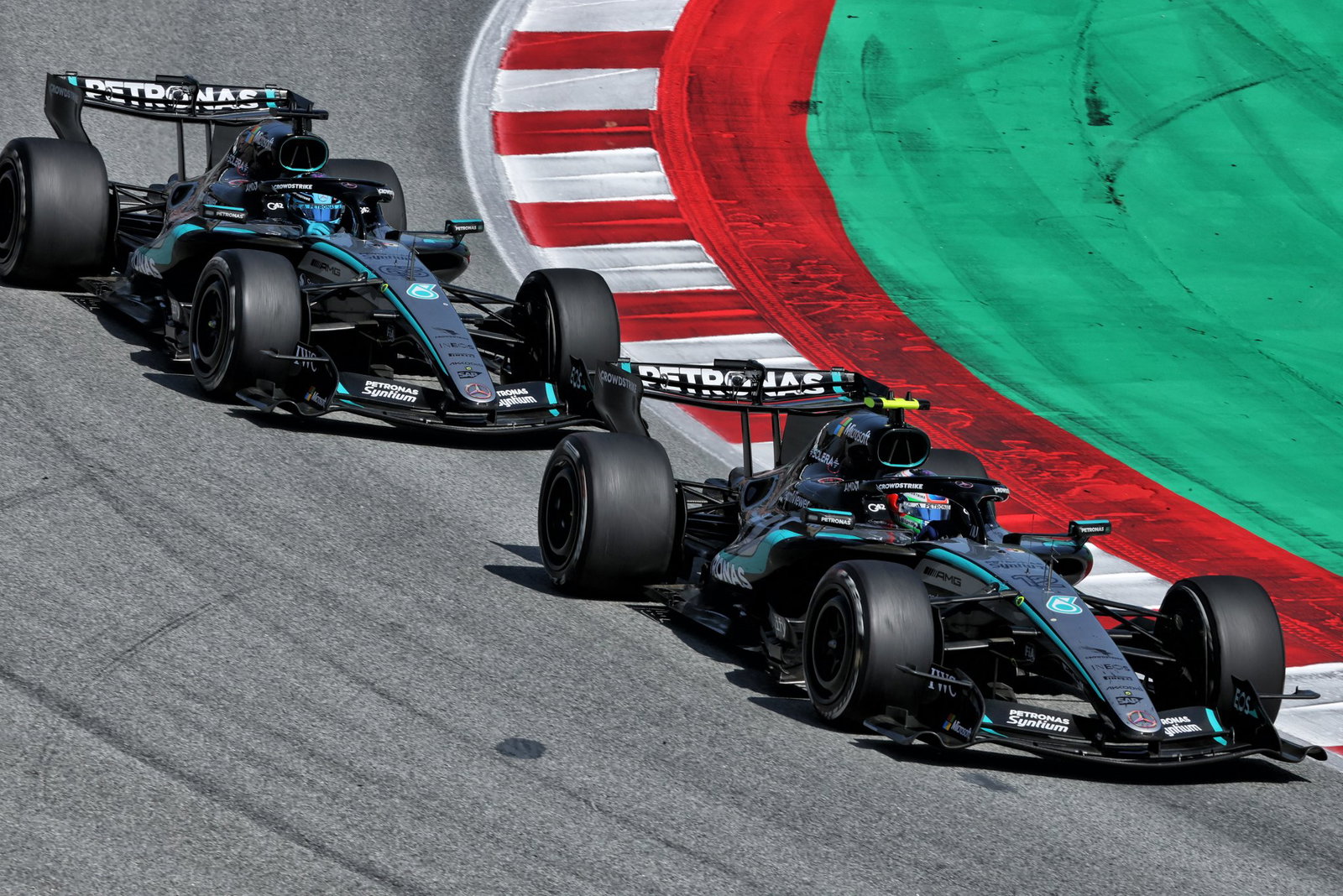 Antonelli passes Russell in Barcelona
