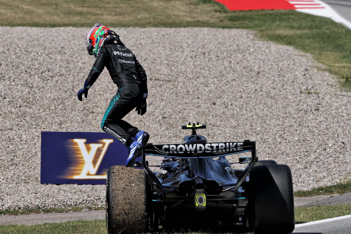 "It hurts" – Kimi Antonelli reacts to F1 title setback after Barcelona retirement