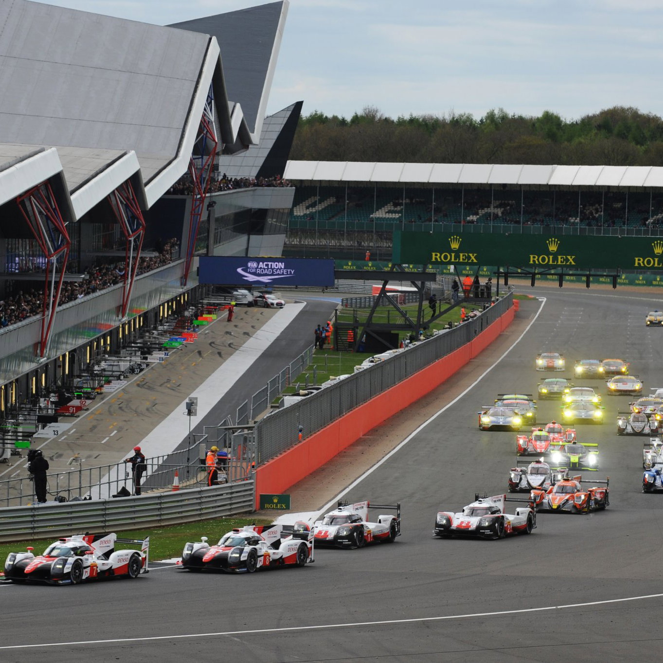 Start of the 2017 WEC race at Silverstone