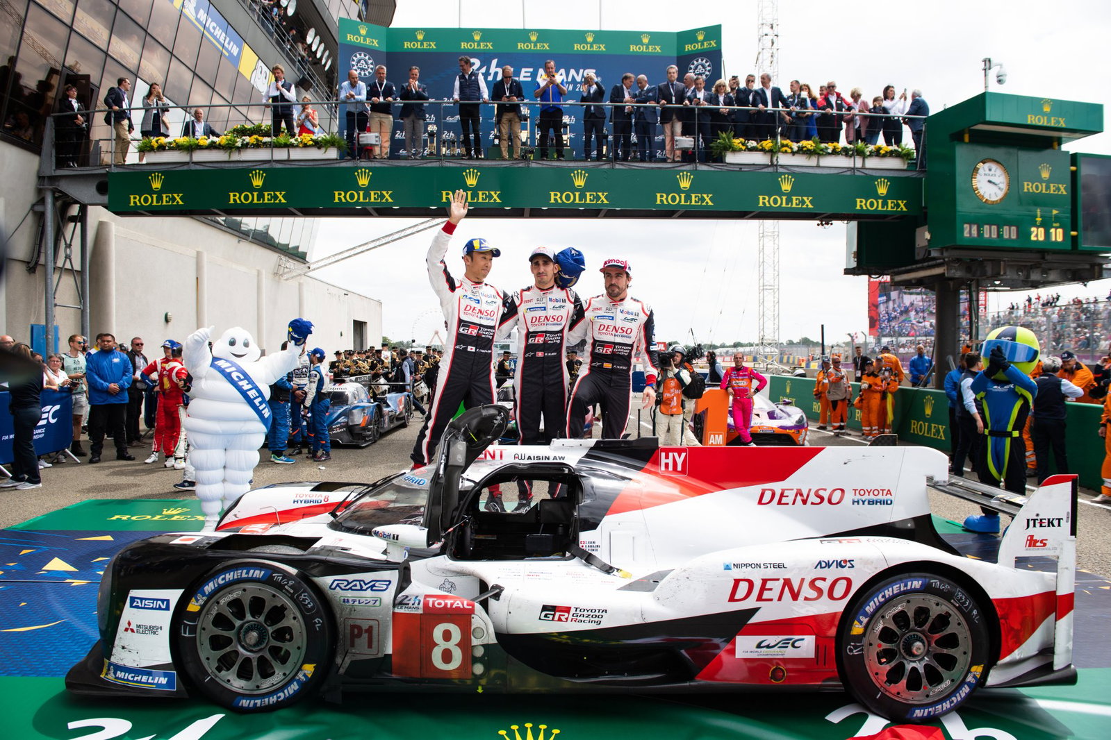 Alonso wins at Le Mans