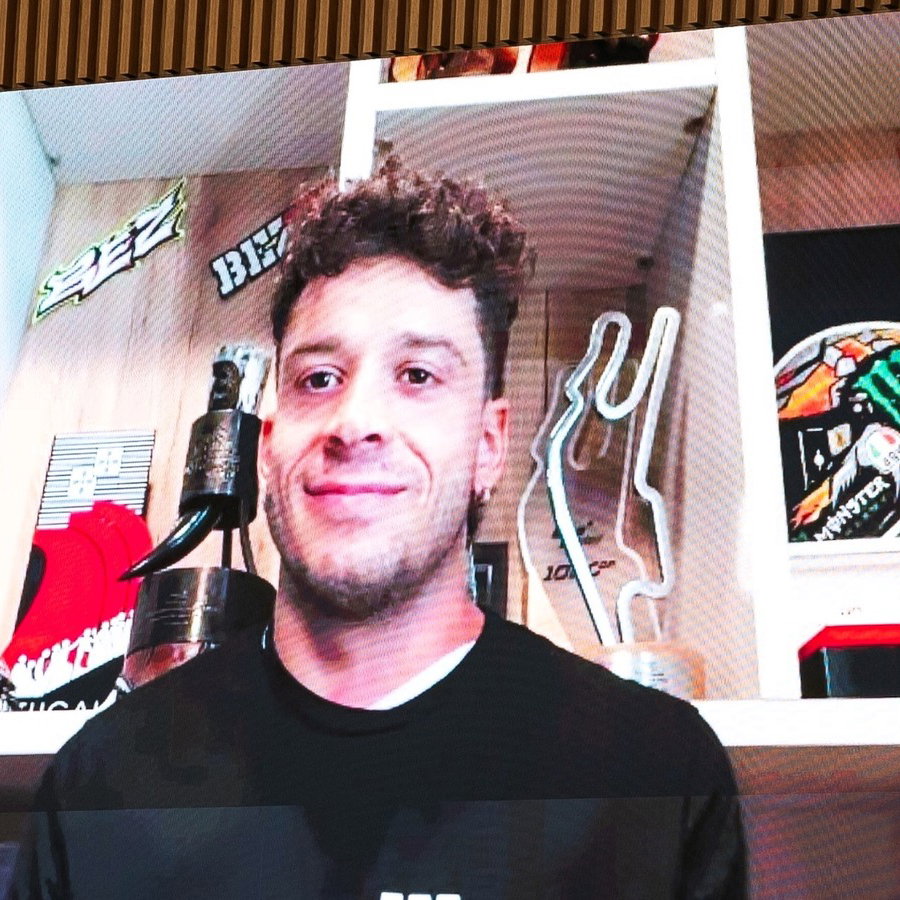 Marco Bezzecchi appears by videolink at the “Moto d’Italia – Cultura oltre la pista”.