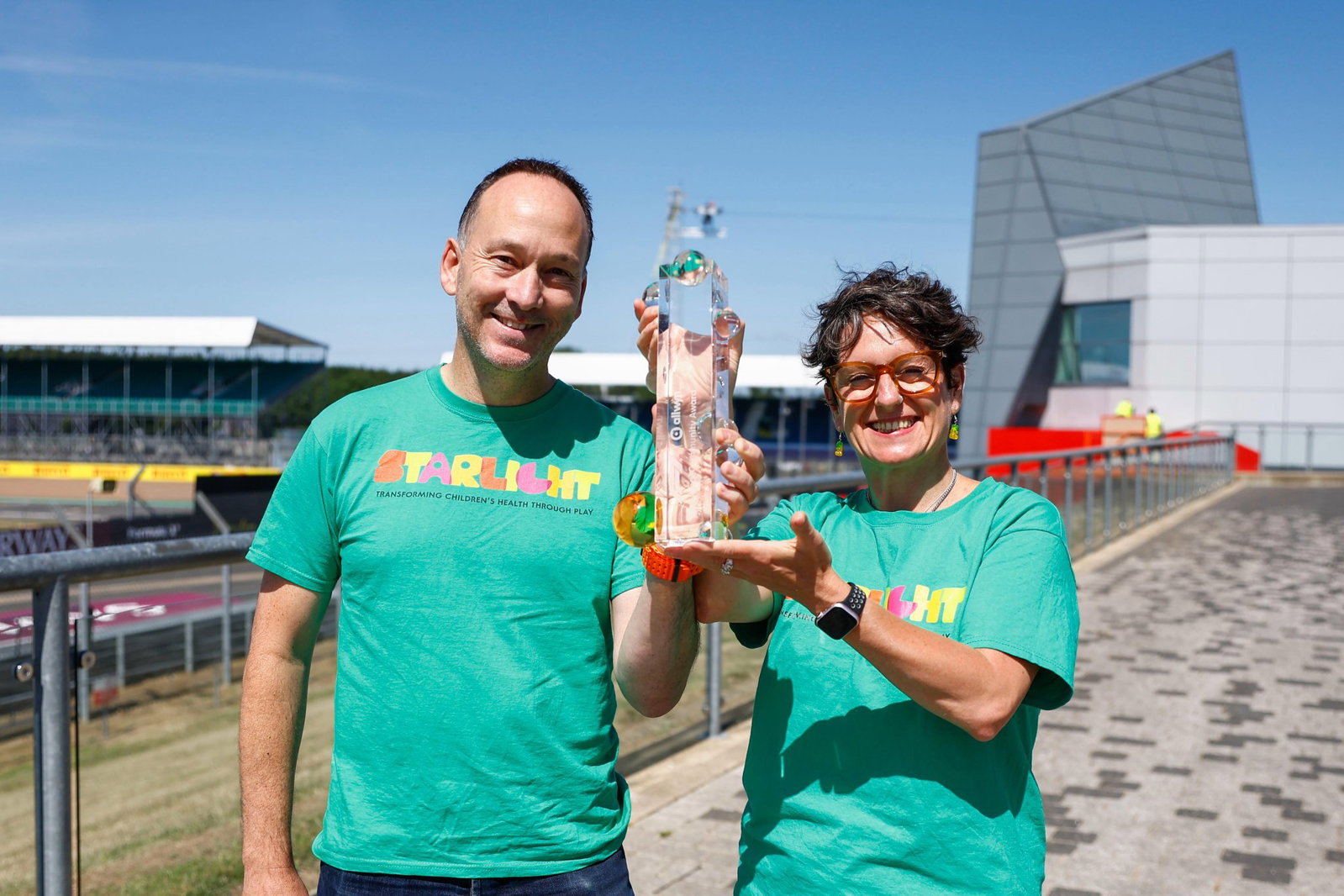 Starlight Children's Foundation ganó el premio F1 Allwyn Community Award en el Gran Premio de Gran Bretaña de 2026 / Crédito: Hoch Zwei Photography / Allwyn