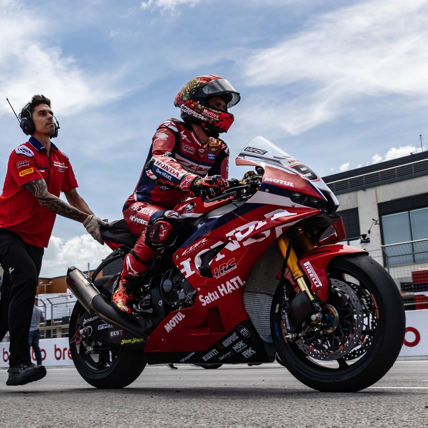 Jake Dixon, 2026 Aragon WorldSBK, grid. Credit: Gold and Goose.