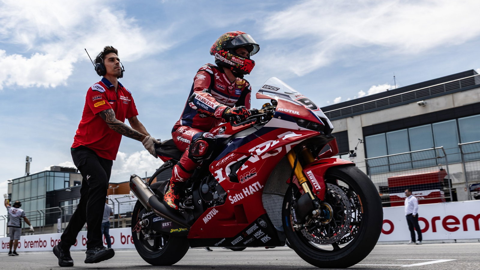 Jake Dixon, 2026 Aragon WorldSBK, grid. Credit: Gold and Goose.