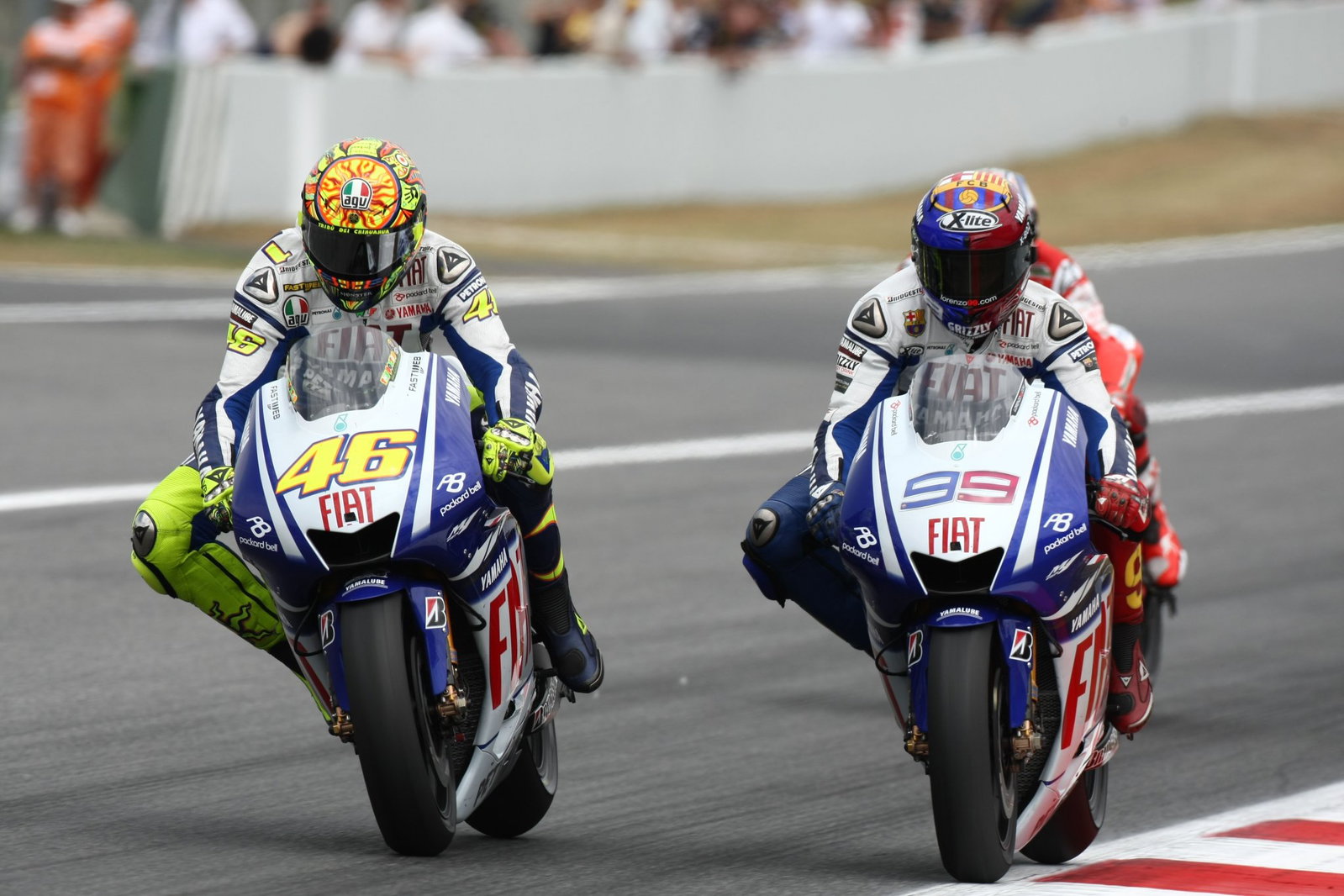 Jorge Lorenzo, Valentino Rossi, 2009 MotoGP Catalan Grand Prix. Credit: Gold and Goose.