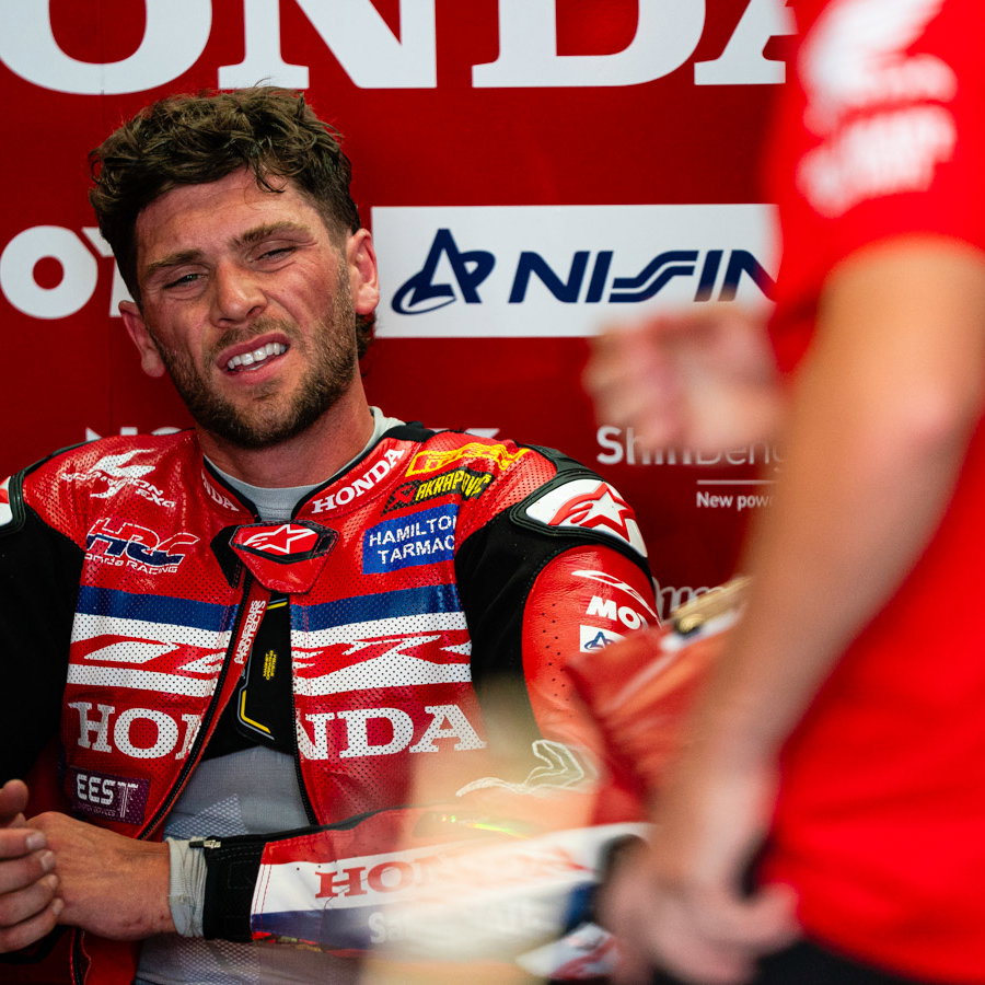 Jake Dixon, 2026 UK WorldSBK, pit box. Credit: Tony Goldsmith.