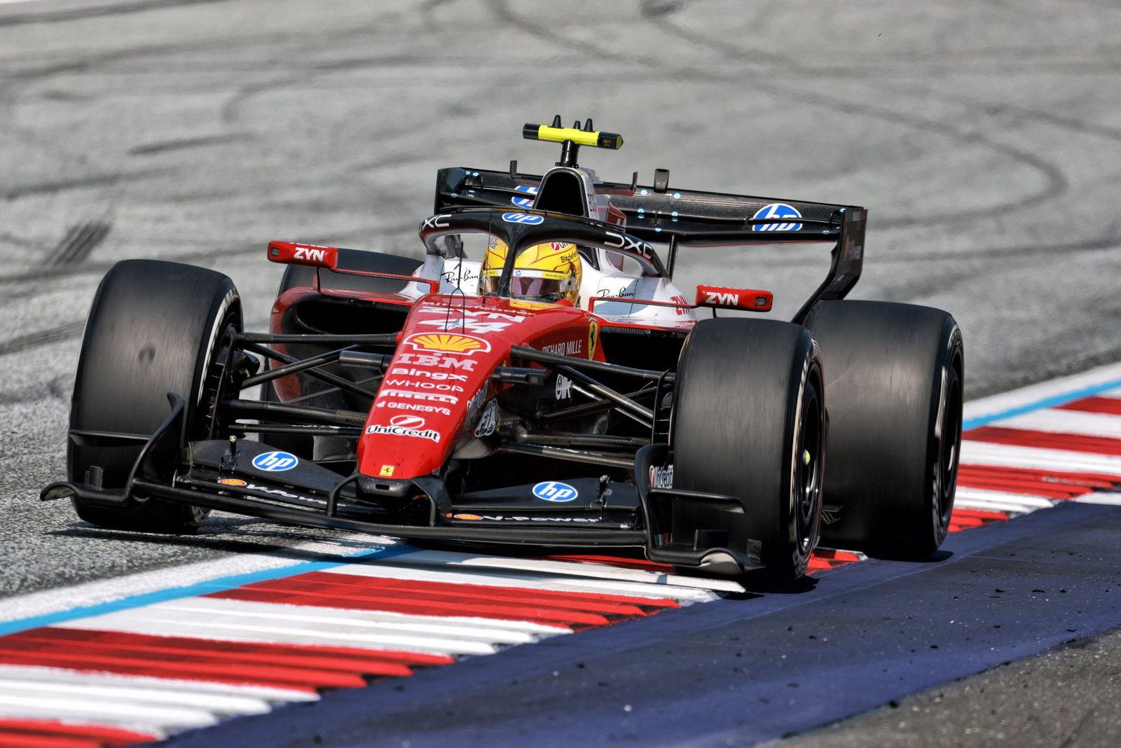 Hamilton has shed light on Ferrari's top speed deficit