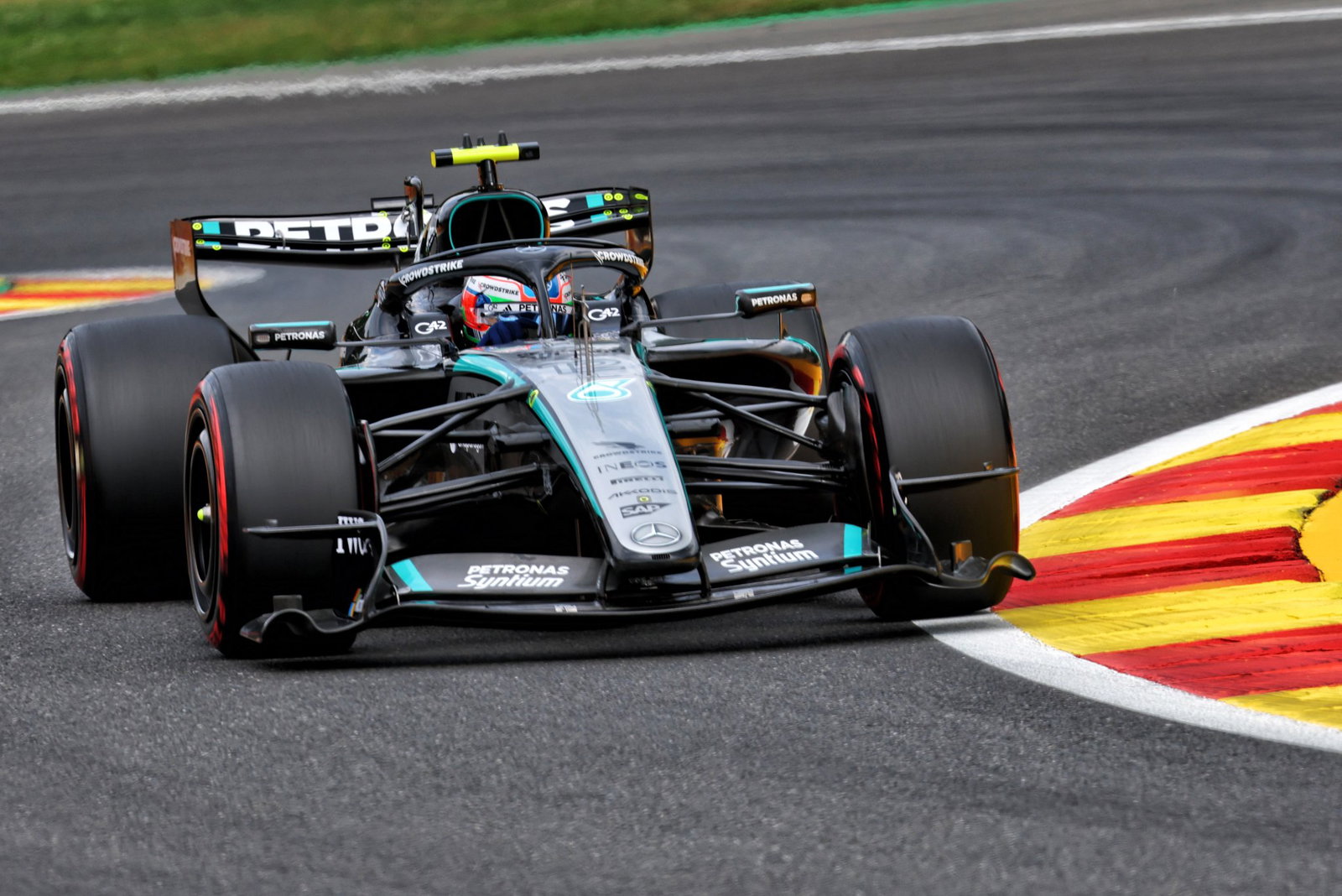 Antonelli set the pace in second practice