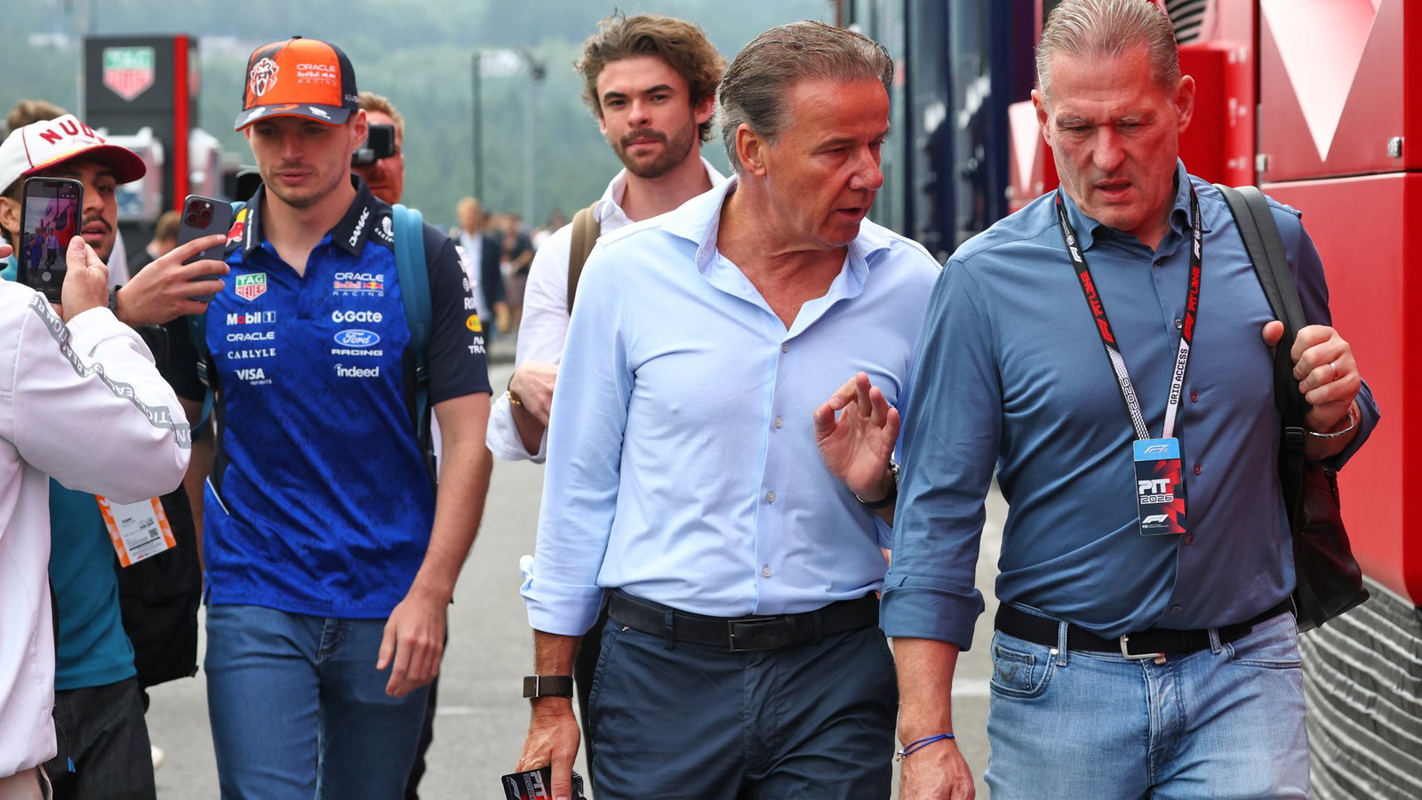 Jos Verstappen and Raymond Vermeulen talk in the F1 paddock