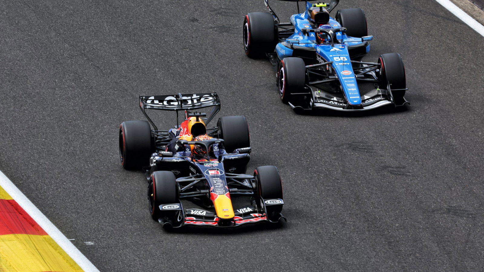 Verstappen and Sainz had a near-miss at the end of FP3